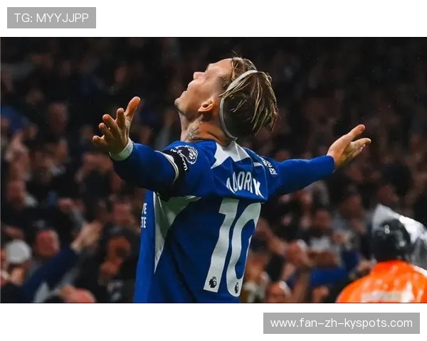 切尔西抢断后迅速推进，穆德里克劲射打高